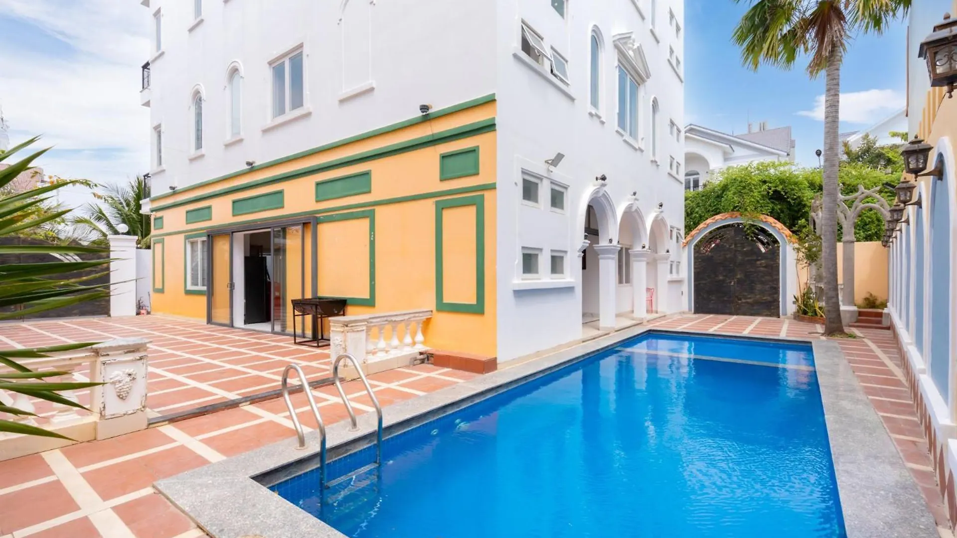 Palm Villa 40 - Free Karaoke - Bida - 8 Bedrooms Vũng Tàu Vietnam